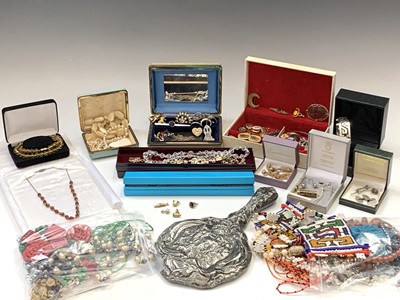 Lot 646 - Costume jewellery etc.