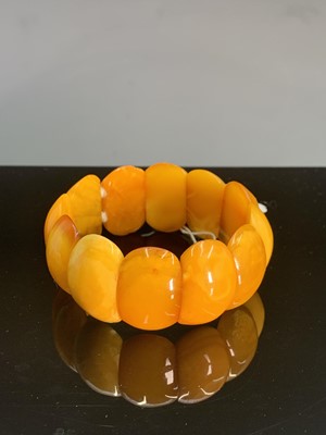 Lot 453 - Butterscotch amber bracelet 41 grams.