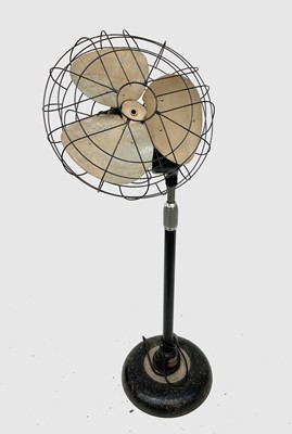 Lot 291 - A vintage floor standing electric fan, with...