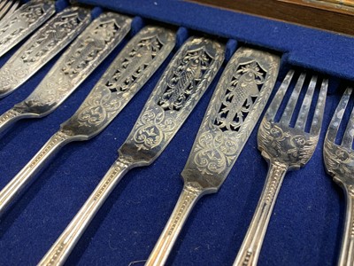 Lot 172 - A top quality set 12 fish knives and 11 forks...