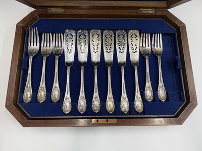 Lot 172 - A top quality set 12 fish knives and 11 forks...