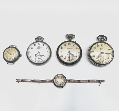 Lot 833 - A ladies gold cased writst watch, the bezel...