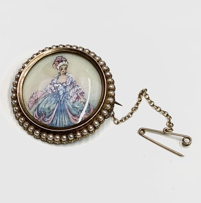 Lot 765 - A 15ct gold brooch set a miniature painting of...