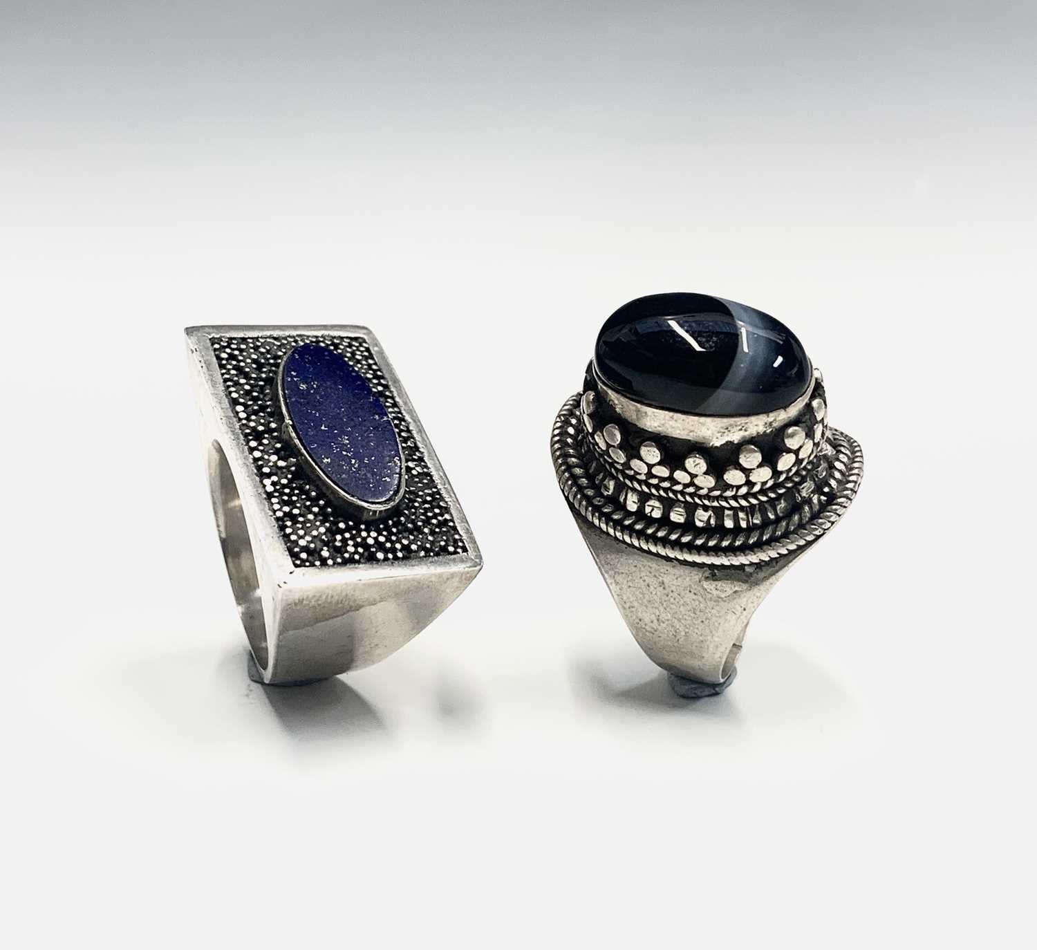 Two Rings Set Silver Lot 399 - Two silver stone set rings ring 31gm