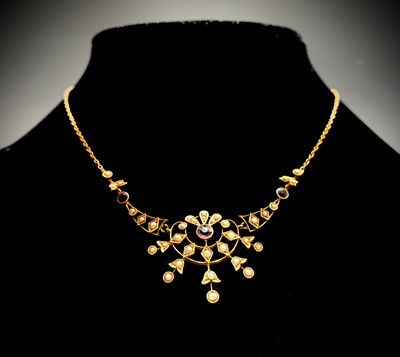 Lot 560 - A 9ct gold Edwardian necklace set with pearls...