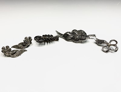 Lot 704 - A marcasite crayfish brooch and other marcasite