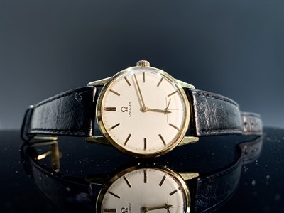 Lot 822 - An Omega gentleman's gold plated wristwatch...