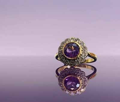 Lot 348 - An pretty 18ct yellow gold, amethyst and old...