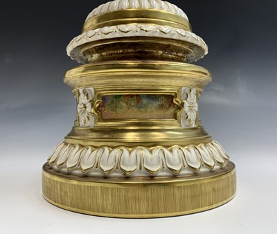 Lot 810 - A good large Worcester fruit painted pedestal...