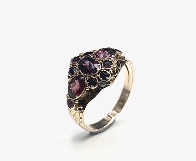 Lot 630 - A late Victorian 15ct gold ring set in...