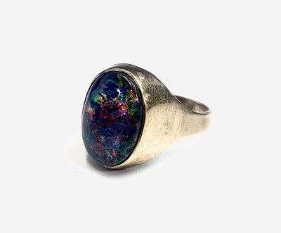 Lot 461 - A gentleman's 9ct gold ring set an opal...