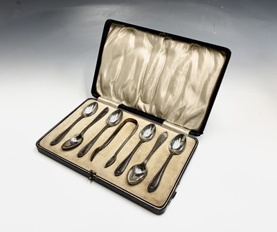 Lot 20 - A set of six silver teaspoons and matching...