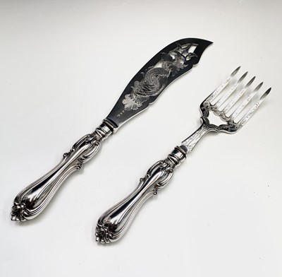 Lot 170 - A pair of good cased fish servers