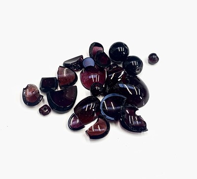 Lot 688 - Various loose garnets, approximately 94cts.