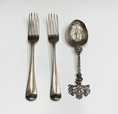 Lot 151 - A pair of Georgian silver crested dinner forks...
