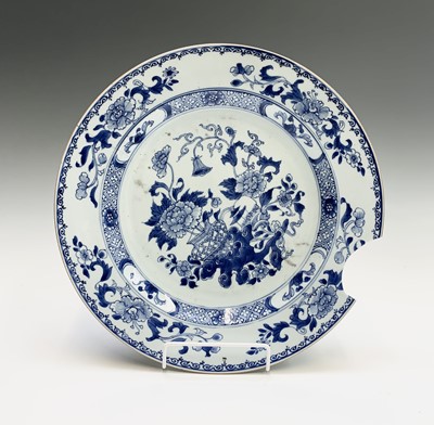 Lot 98 - A Chinese blue and white porcelain plate, 18th...