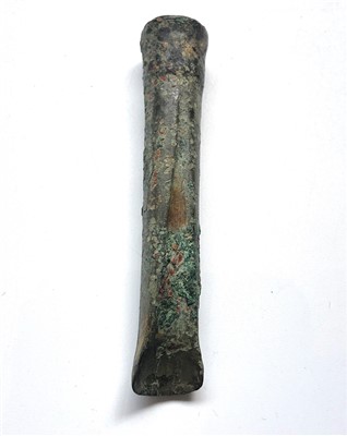 Lot 479 - Bronze Age gouge, Lincolnshire, 72.2g, 100mm.