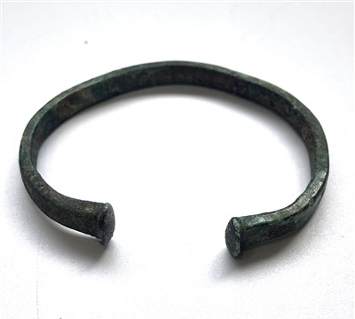 Lot 485 - Bronze Age bangle, Wiltshire, 26.8g, 72mm.