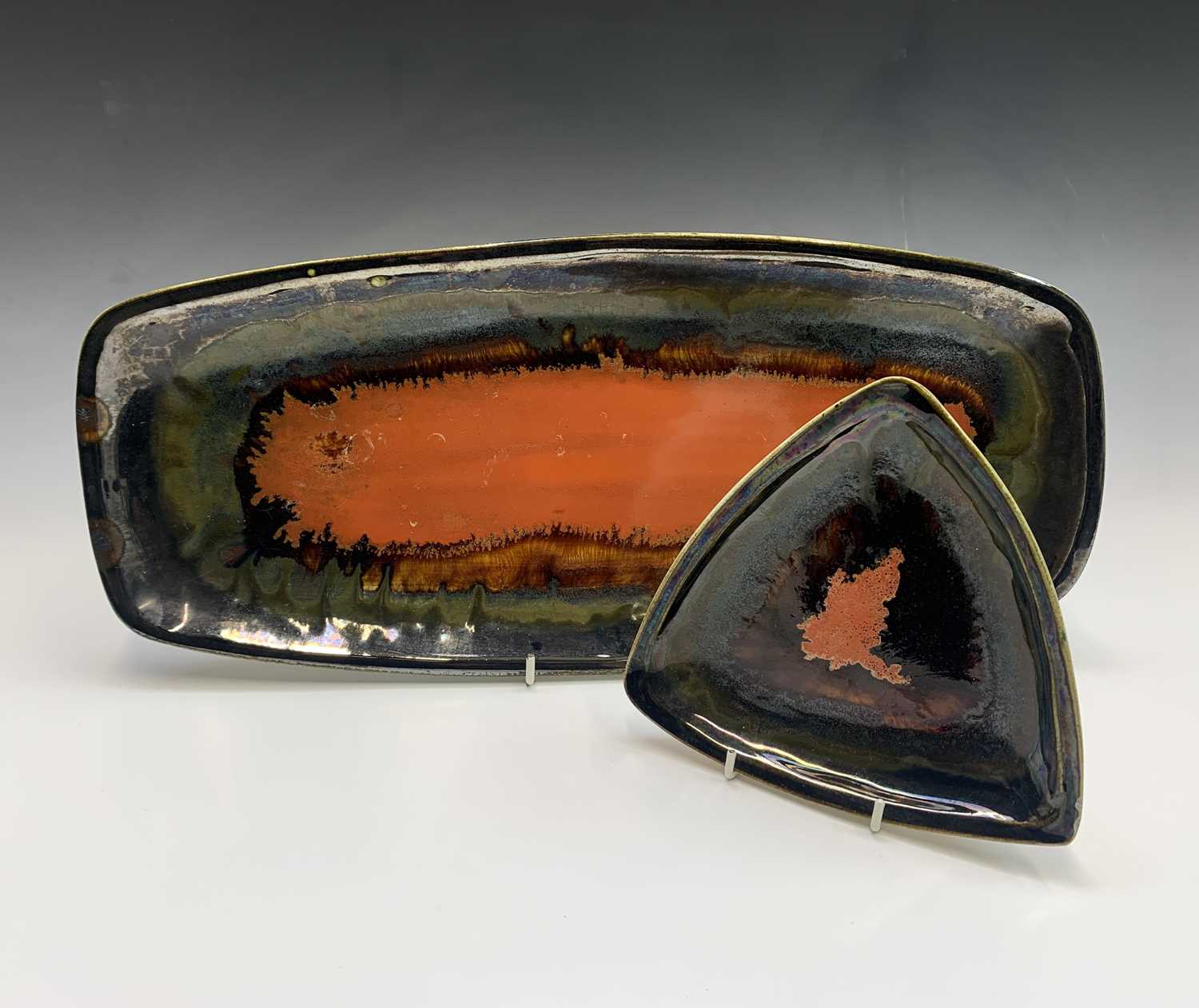 Lot 913 - An Eric Leaper studio pottery dish with orange...