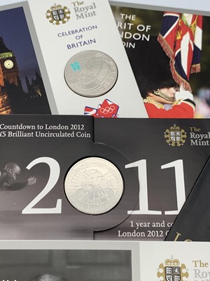 Lot 9 - Great Britain £5 crown size coins (x6) Lot...
