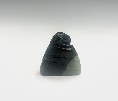 Lot 160 - A small Chinese carved jade seal, height 4cm,...