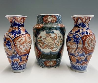 Lot 1003 - An Imari vase, late 19th century, typically...