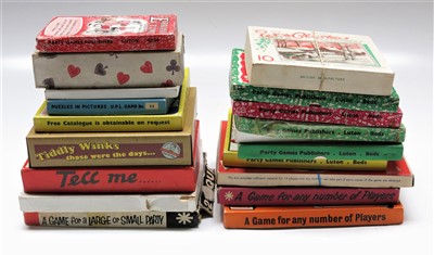 Lot 36 - A collection of vintage boxed children's party...
