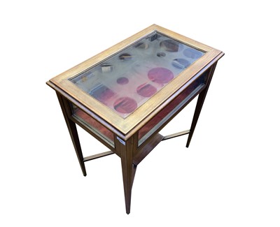 Lot 3141 - A Edwardian inlaid mahogany display table,...