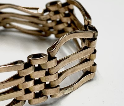 Lot 344 - A 9ct gold 4 bar link bracelet with padlock...