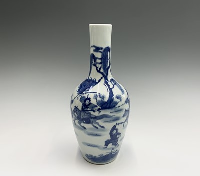 Lot 81 - A Chinese blue and white porcelain vase, 19th...