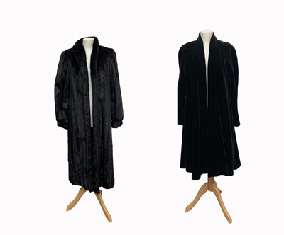 Lot 2816 - A quality ranch mink fur coat, label size 16,...