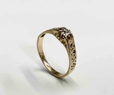 Lot 396 - An 18ct gold diamond solitaire ring with claw...