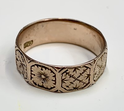 Lot 100 - A Victorian 9ct rose-gold nonagonal band each...