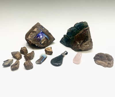 Lot 25 - Unpolished opals and a few other specimens 800gm