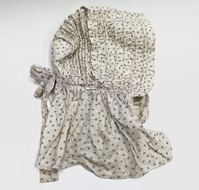 Lot 2846 - Victorian sun bonnet in good original...