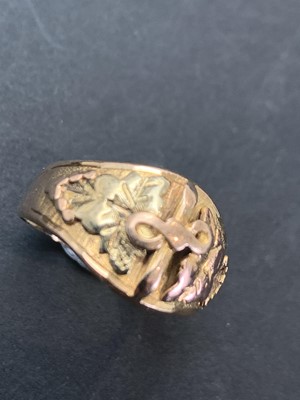 Lot 220 - A Black Hills two-colour 14ct gold ring with...