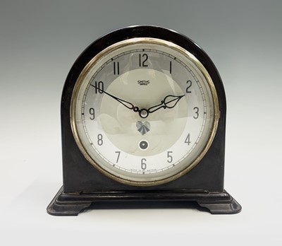 Lot 2934 - A Smiths Enfield Bakelite mantel clock. Height...