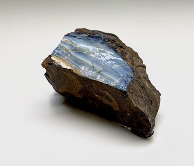 Lot 88 - A mineral opal rock specimen 606gm 13 x 9 x 6cm