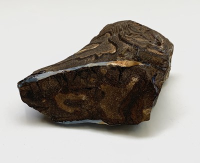 Lot 88 - A mineral opal rock specimen 606gm 13 x 9 x 6cm