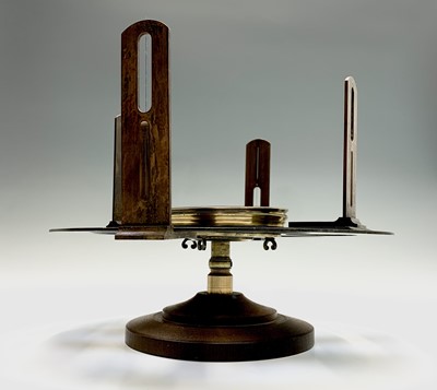 Lot 430 - An early 18th century brass circumferentor,...
