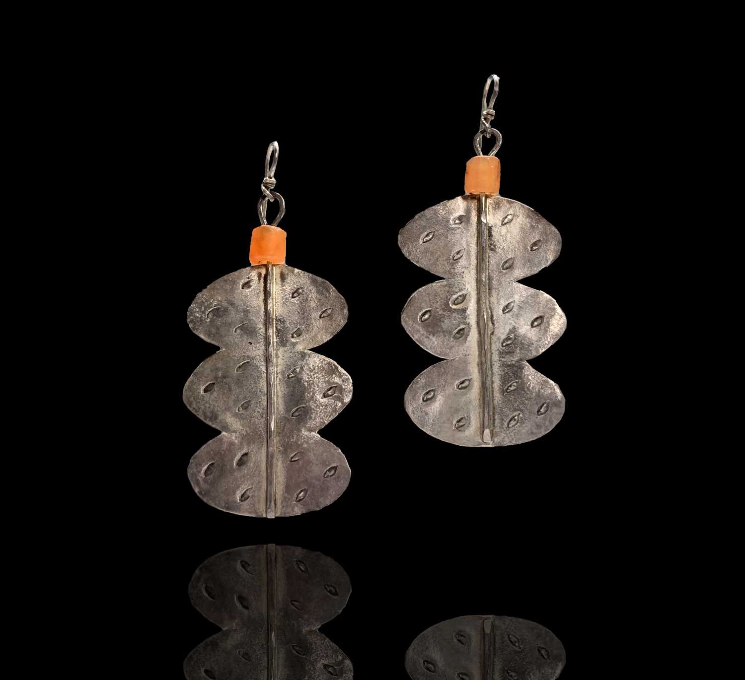 Lot 111 - A pair of Breon O'Casey silver and stone...