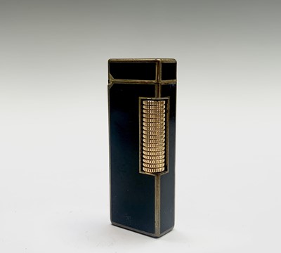 Lot 413 - A Dunhill Rollagas black lighter and a Beney...