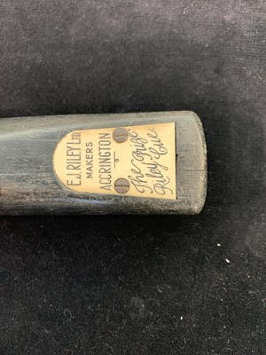 Lot 570 - A vintage Riley snooker cue, contained in a...