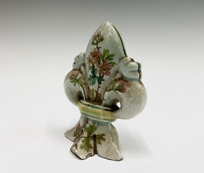Lot 1011 - A Cornish serpentine table lamp, height 17cm...
