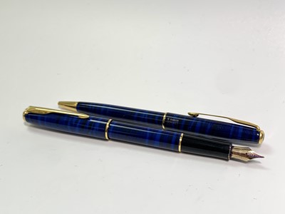 Lot 1096 - A Parker Sonnet deep blue fountain pen with...