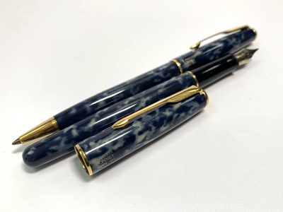 Lot 1097 - A Parker Sonnet Indigo fountain pen with 18ct...