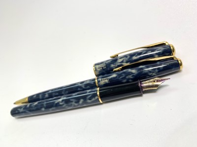 Lot 1097 - A Parker Sonnet Indigo fountain pen with 18ct...