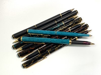 Lot 1099 - Four Parker Rialto fountain pens with medium...