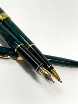 Lot 1103 - A Parker Sonnet Chinese three pen green set...