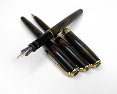 Lot 1106 - A Parker Sonnet Chinese three pen Vision Fonce...